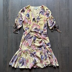 We are kindred yellow floral dress size 4